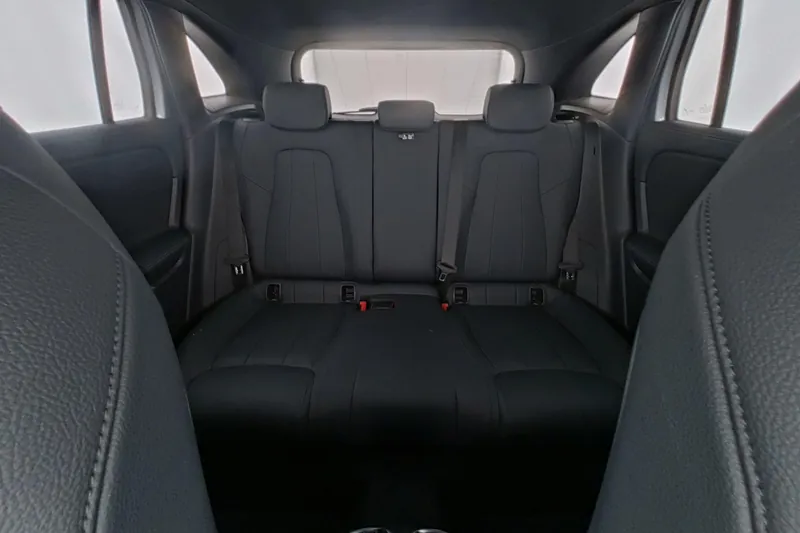 Mercedes-Benz GLA 180 d Business Line - Photo 16