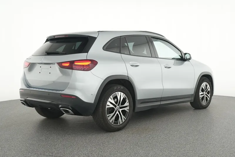 Mercedes-Benz GLA 180 d Business Line - Photo 4