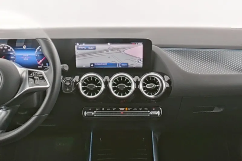 Mercedes-Benz GLA 180 d Business Line - Photo 14