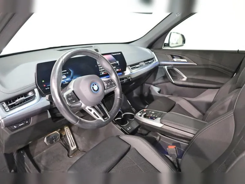 BMW iX1 xDrive30 M Sport Alpinweiss 21 000 km - Photo 9