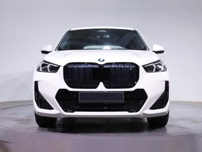 BMW iX1 xDrive30 M Sport Alpinweiss 21 000 km - Photo 5