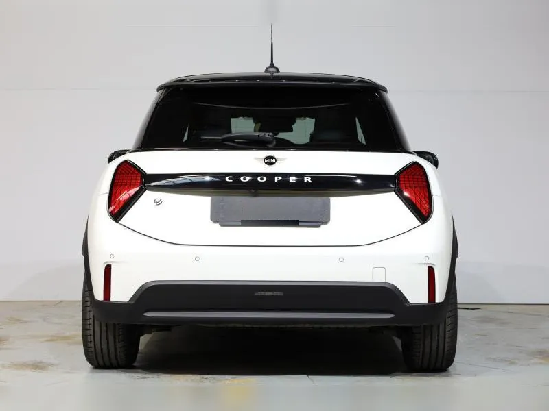 MINI Cooper C 3 portes Favoured Nanuq White 21 000 km - Photo 4