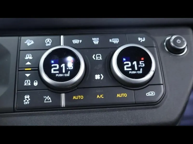 Land Rover Defender 90 D200 X-Dynamic SE - Photo 13