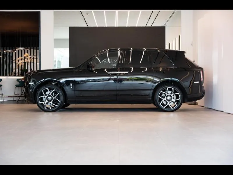 Rolls-Royce Cullinan Black Badge Black Diamond - Photo 3
