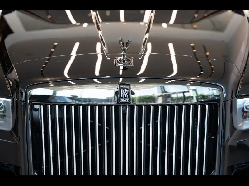 Rolls-Royce Cullinan Black Badge Black Diamond - Photo 9