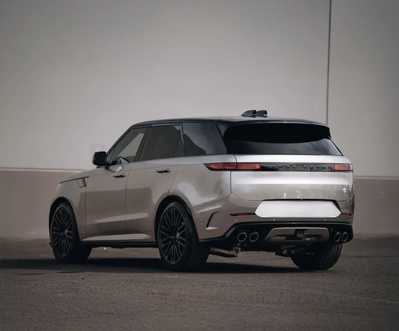 Land Rover Range Rover Sport SV - Photo 3