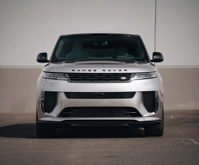 Land Rover Range Rover Sport SV - Photo 2