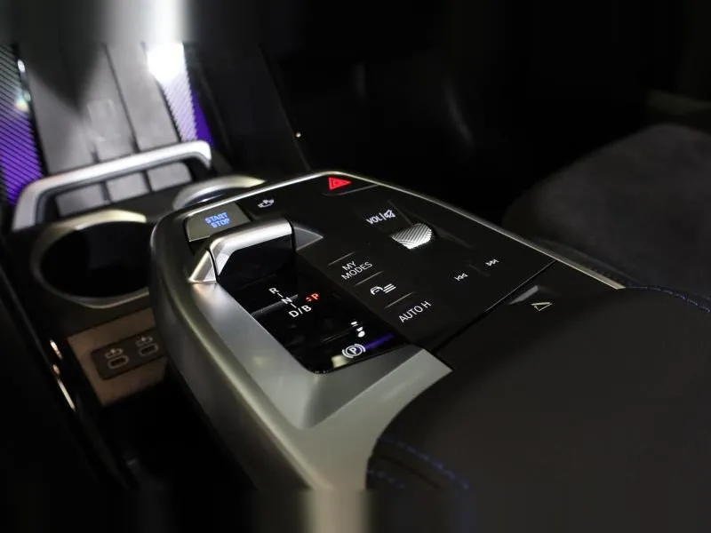 BMW iX1 xDrive30 M Sport Saphirschwarz - Photo 11