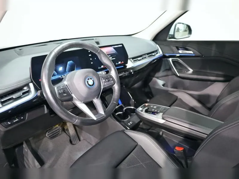 BMW iX1 xDrive30 xLine Saphirschwarz 33 000 km - Photo 9