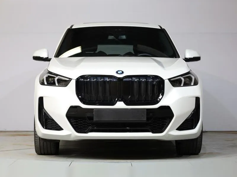 BMW iX1 xDrive30 M Sport Mineralweiss 40 000 km - Photo 5