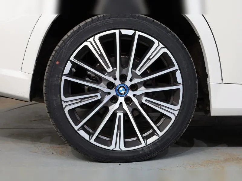 BMW iX1 xDrive30 M Sport Mineralweiss 40 000 km - Photo 6