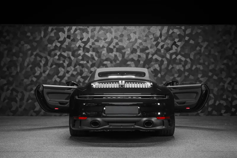 Porsche 911 Carrera GTS Cabriolet Noir Intense - Photo 5