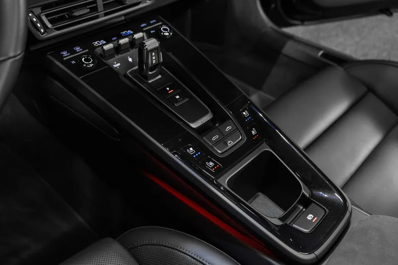 Porsche 911 Carrera GTS Cabriolet Noir Intense - Photo 12