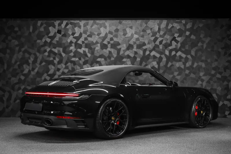 Porsche 911 Carrera GTS Cabriolet Noir Intense - Photo 3