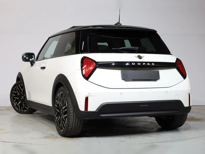 MINI Cooper C 3 portes Favoured Nanuq White 27 000 km - Photo 3