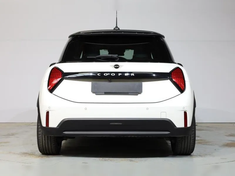 MINI Cooper C 3 portes Favoured Nanuq White 27 000 km - Photo 4