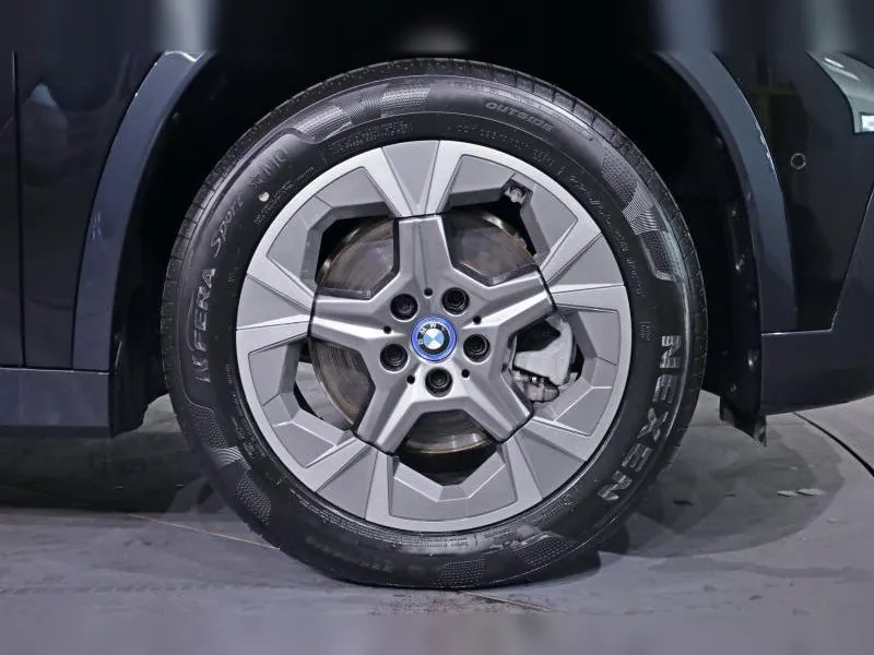 BMW iX1 xDrive30 xLine Saphirschwarz 12 000 km - Photo 7