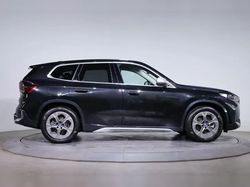 BMW iX1 xDrive30 xLine Saphirschwarz 12 000 km - Photo 2