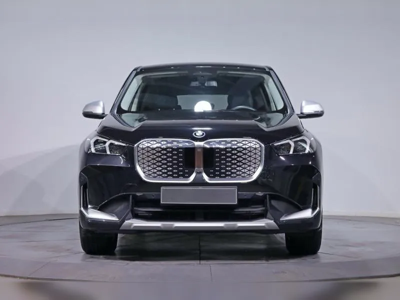 BMW iX1 xDrive30 xLine Saphirschwarz 12 000 km - Photo 5
